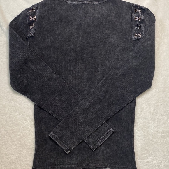 Gilded Intent Hook & Eye Closure‎ Top - Picture 6 of 11